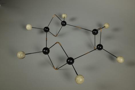 Moleculair model van de benzeenstructuur van Kekulé (Collectie Museum voor de Geschiedenis van de Wetenschappen UGent)
