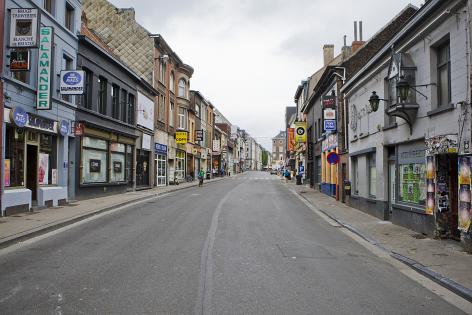 De Overpoortstraat verbindt de oude universiteitscampussen in de Voldersstraat en de Sint-Pietersnieuwstraat met de nieuwe campussen Ledeganck, Sterre en UZ (Collectie UGentMemorie, © UGent - foto Pieter Morlion).