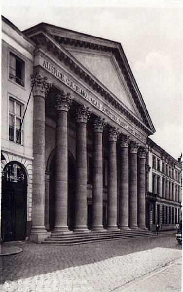 Aula in de Voldersstraat van architect Louis Roelandt, begin 20ste eeuw (Collectie Universiteitsbibliotheek, © UGent).