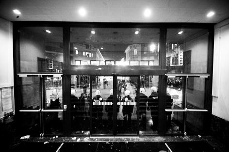 De politie bewaakt de Blandijn na het gewelddadige incident met linkse en rechtse studenten op 7 oktober 2008 (© Pieter Morlion).