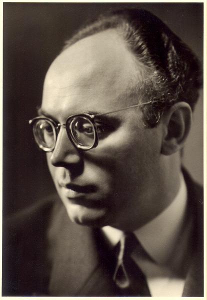 Portret van Louis Vanden Berghe (1923-1993), professor aan de faculteit L&W