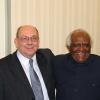 Informele ontmoeting tussen rector Andreas De Leenheer en aartsbisschop em. Desmond Tutu op Dies Nat