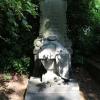 Grafmonument van geneeskundige Nicolas Du Moulin (1827-1890) op de Gentse westerbegraafplaats (foto René Vermeir).