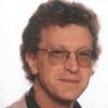 De atheïstisch humanistische filosoof Koen Raes (1954-2011) is het toonbeeld van een immer sociaal geëngageerde academicus. Zijn naam is ook voor altijd verbonden aan het Gentse studentenblad Schamper (Collectie Universiteitsbibliotheek, © UGent).