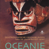 In de jaren 1990 valoriseert Elze Bruyninx (1944-2011) de Oceanië-collectie van de Etnografische Verzamelingen, zowel in haar onderwijs als door het organiseren van tentoonstellingen (Collectie Universiteitsbibliotheek Gent).