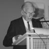 Geograaf Frans Snacken geeft een lezing op de afscheidsviering van zijn collega Marc Antrop in 2008 (© UGent, collectie vakgroep Geografie).