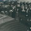 Rector Jan Gillis leest de laudatio voor aan koning Boudewijn bij de uitreiking van diens eredoctoraat in 1956 ter gelegenheid van de viering van 25 jaar vernederlandsing (Collectie Universiteitsarchief Gent - foto Roger Hespel).