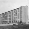 De S1 met het laboratorium voor Kristallografie en Studie van de Vaste Stof is het eerste gebouw van de Sterre dat in gebruik wordt genomen in 1966 (Collectie Universiteitsarchief Gent).