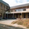 Binnenkoer van het voormalige jezuïetencollege in de Voldersstraat voor de restauratie in 2009 (Collectie Universiteitsarchief Gent, © UGent - foto Hilde Christiaens).