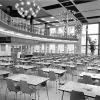 Eetzaal van studentenrestaurant De Brug bij de opening in 1960 (Collectie Universiteitsarchief Gent - foto A. Van Lancker).