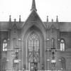 Ingang van de Bijlokekliniek van architect Adolphe Pauli, voltooid in 1878 (Collectie Universiteitsarchief Gent).