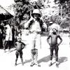 Frans Olbrechts en drie Dan-"slangenmeisjes" in Man, Ivoorkust, 1938 