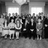 Overhandiging burgerlijke eretekens aan ATP-leden in 1981: zittend in het midden