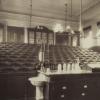 Auditorium voor Algemene Scheikunde in het Plateaugebouw ten tijde van de negentiende-eeuwse hoogleraar Théodore Swarts (Collectie Universiteitsarchief Gent - foto Charles D&#039;Hoy).