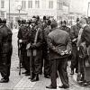 Ordetroepen houden de studentenprotesten in de gaten op de Kouter in maart 1969 (Collectie Universiteitsarchief Gent - foto Renaat Willockx).