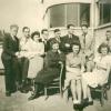 Een groep studenten uit de Letteren en Wijsbegeerte laat zich fotograferen op het dak van het nieuwe HIKO in 1941 (Collectie Universiteitsarchief Gent).