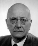 Paleontoloog Victor Van Straelen (1889-1964) speelde, onder andere als voorzitter van het lnstituut der Nationale Parken van Congo, een belangrijke rol in de internationale natuurbescherming (Universiteitsarchief Gent, P01478).